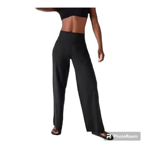 Athleta balance wide leg yoga pants. Size S